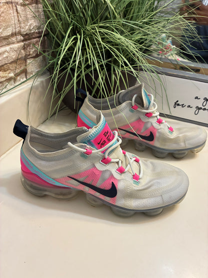 Nike White Pink Blue Women sz 9