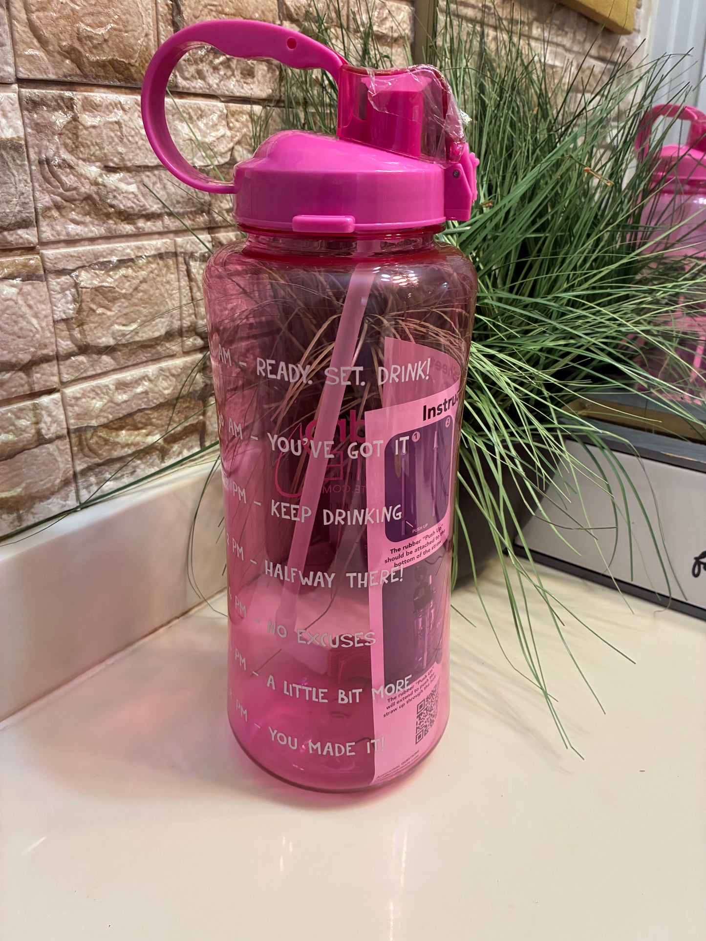 NEW Hydro Mate Pink Water Bottle