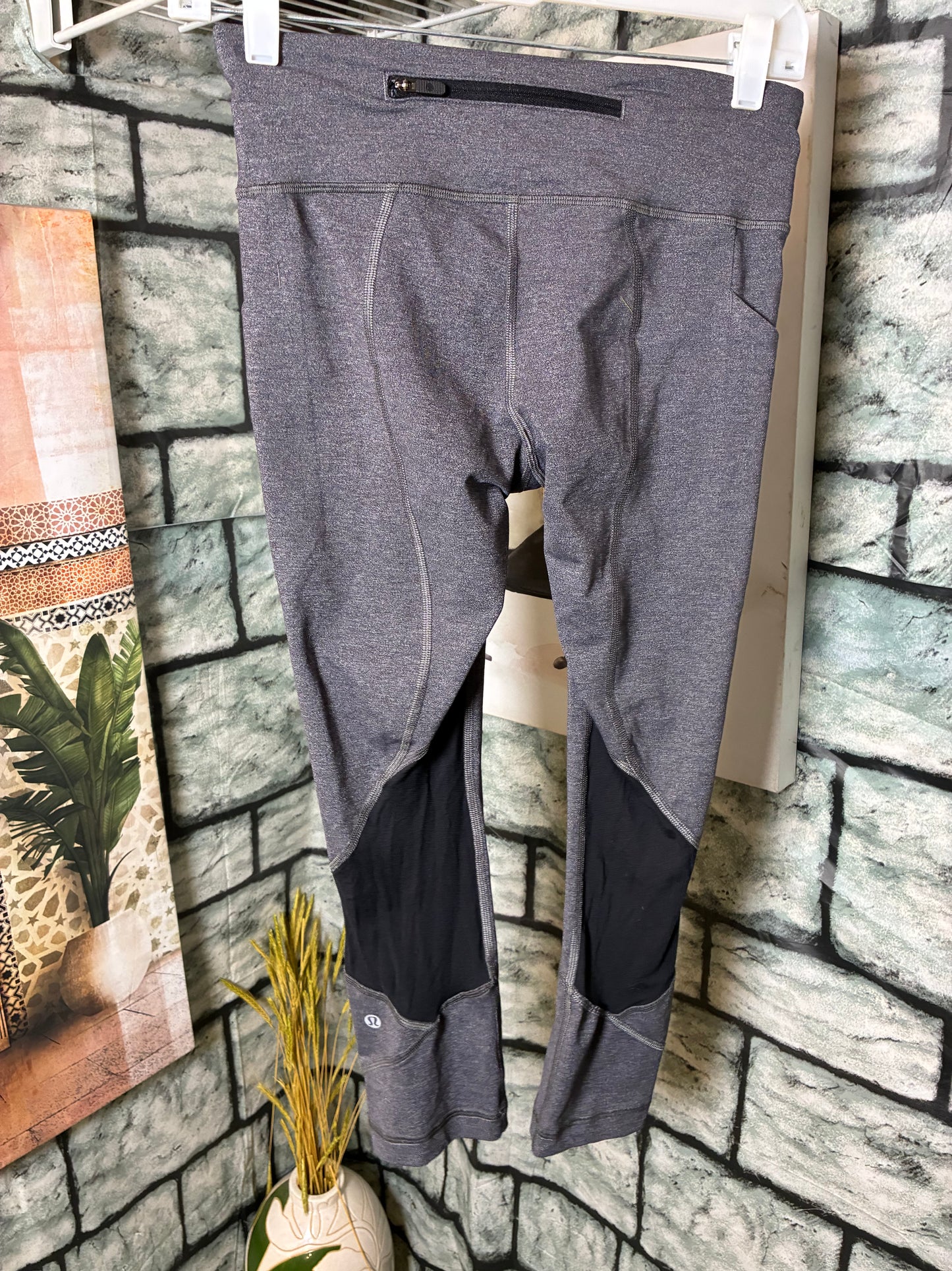 Lululemon Gray Tights Women sz 4