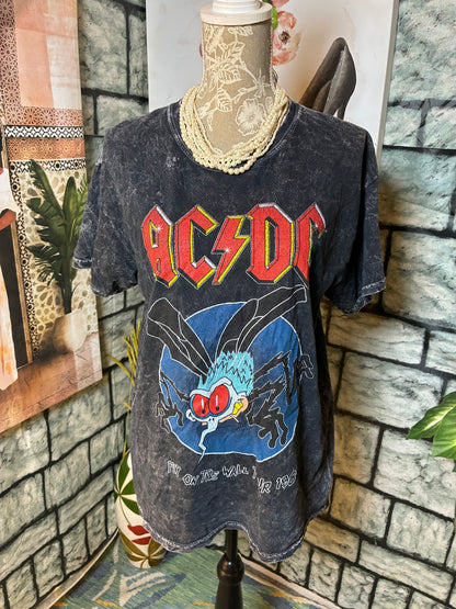 ACDC Grayish Black Graphic Shirt Men Women sz Medium