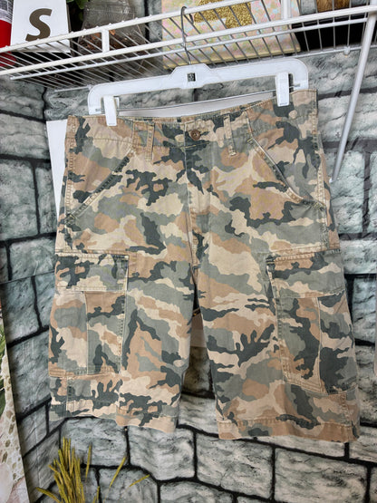 Levi’s Camo Shorts Men sz 32