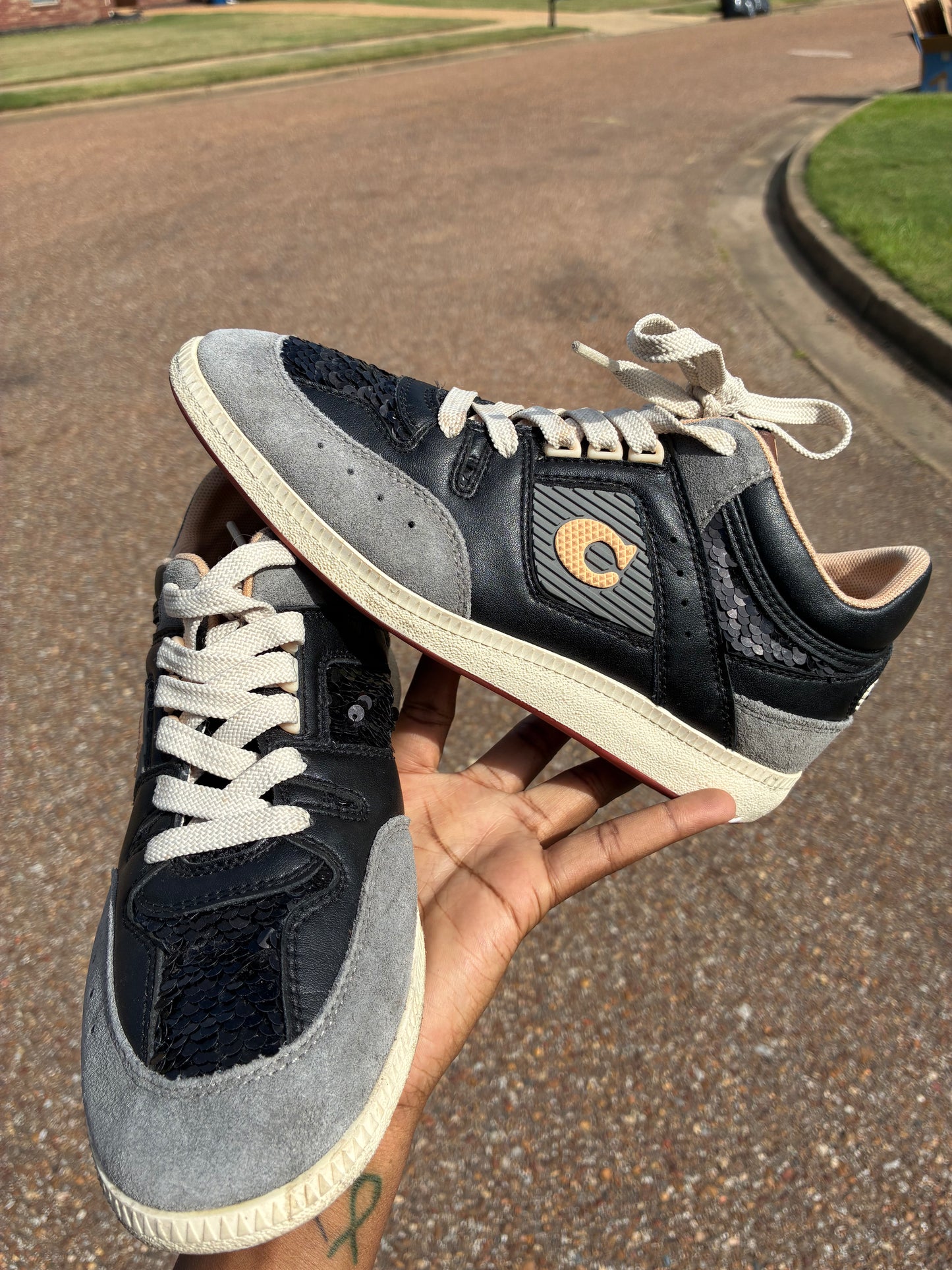 Coach Black Gray Women sz 6