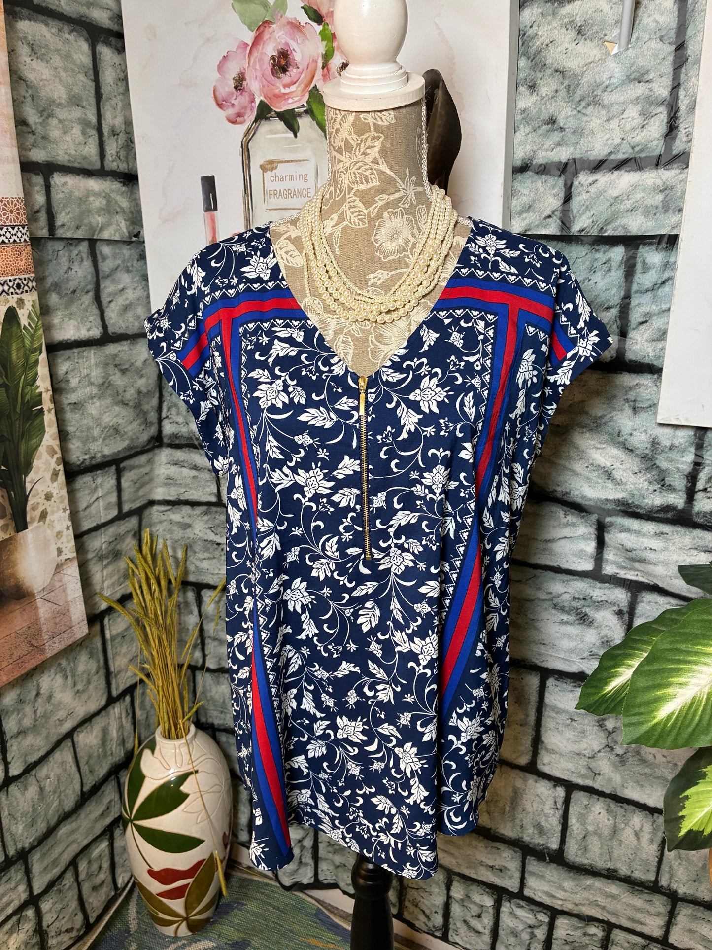 Express Blue Red Print Blouse Women sz Large
