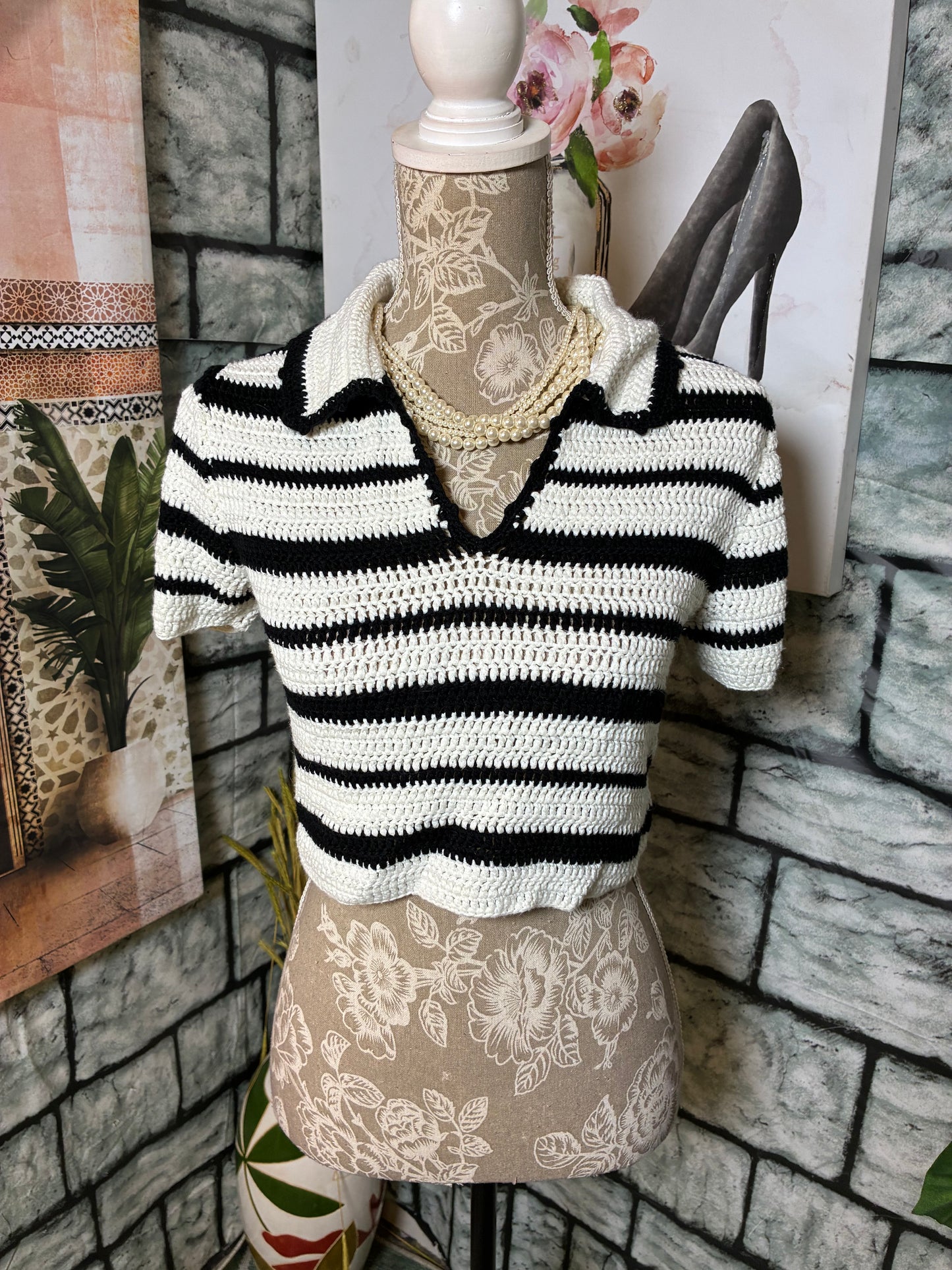 Threaded Leaf Off White Black Blouse Women sz Small