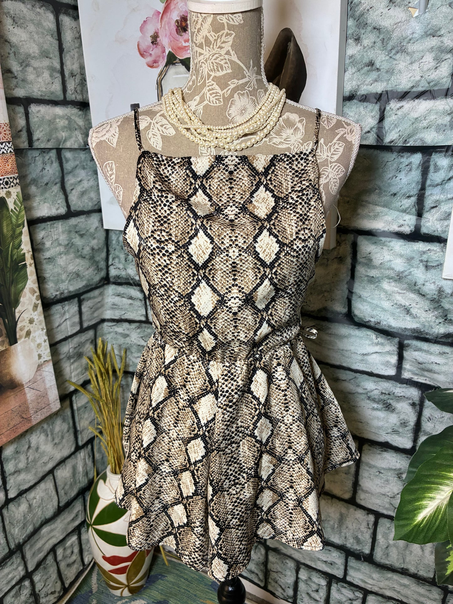 Fashion Nova Brown Print Romper Women sz XS