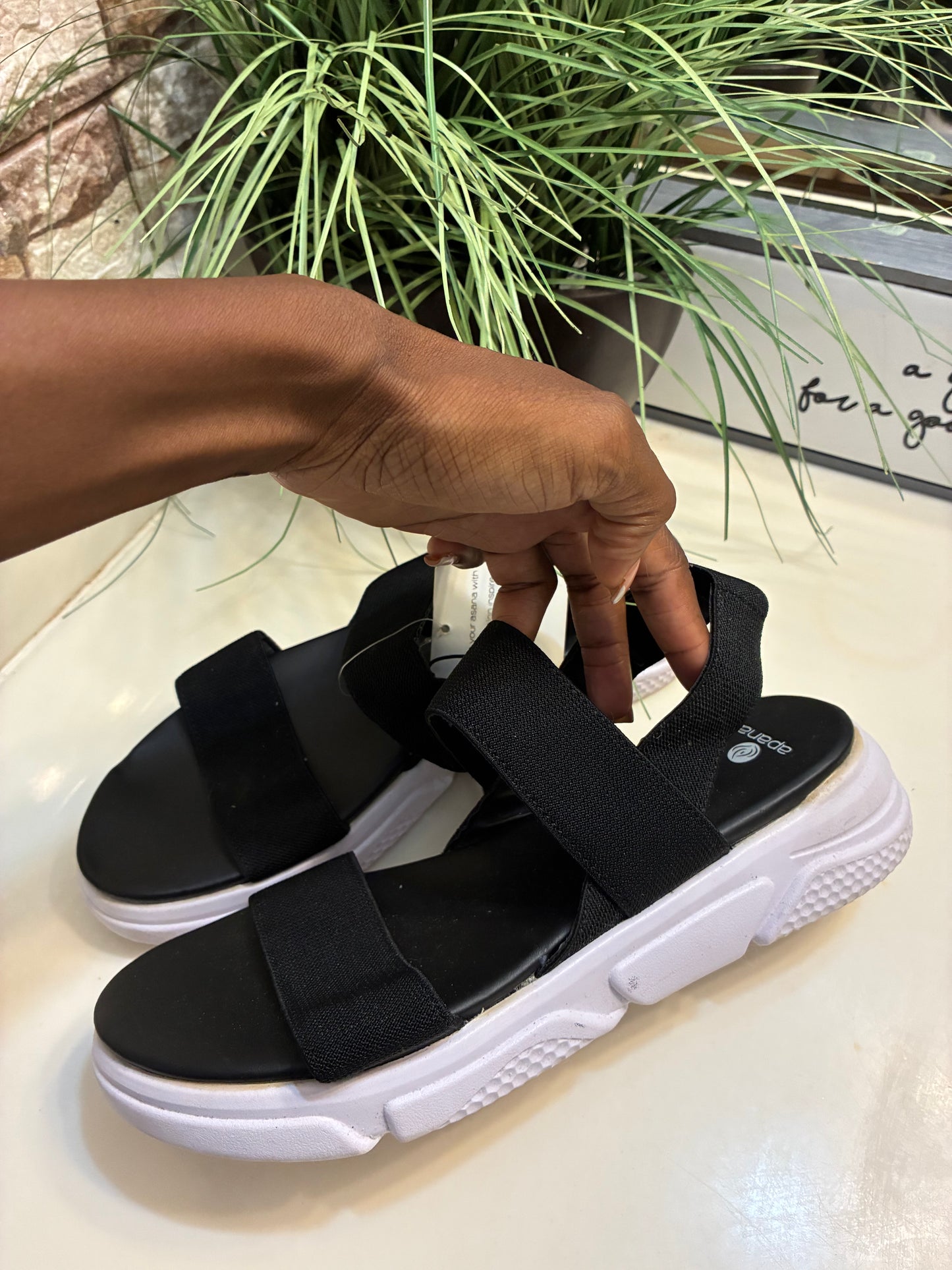 NEW Apana Black White Sandals Women sz 10