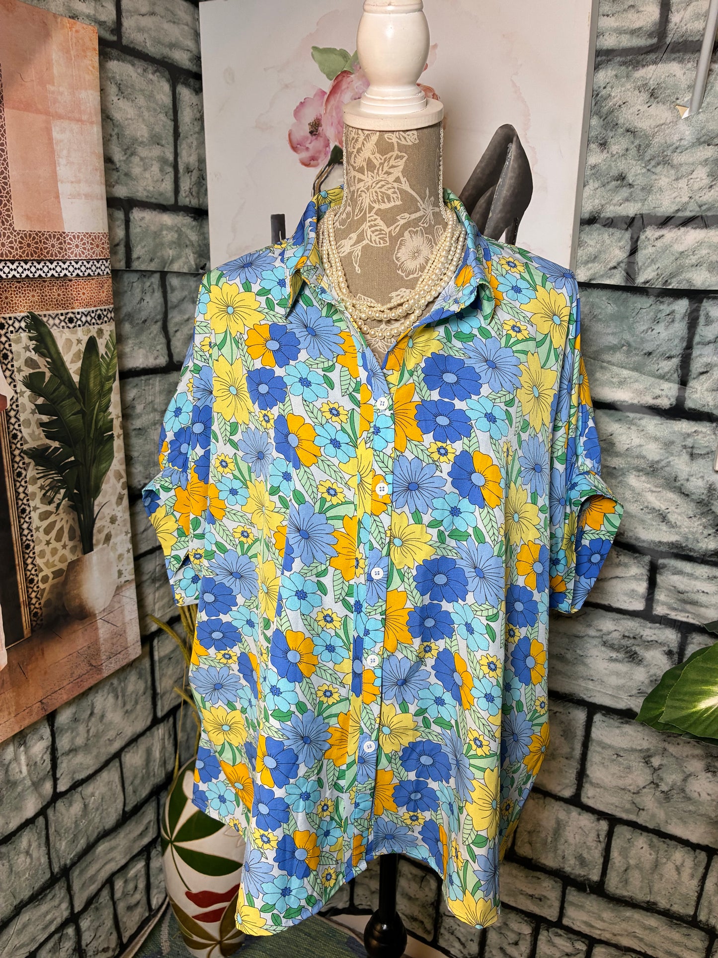 Umgee Blue Yellow Floral Blouse Women sz Medium