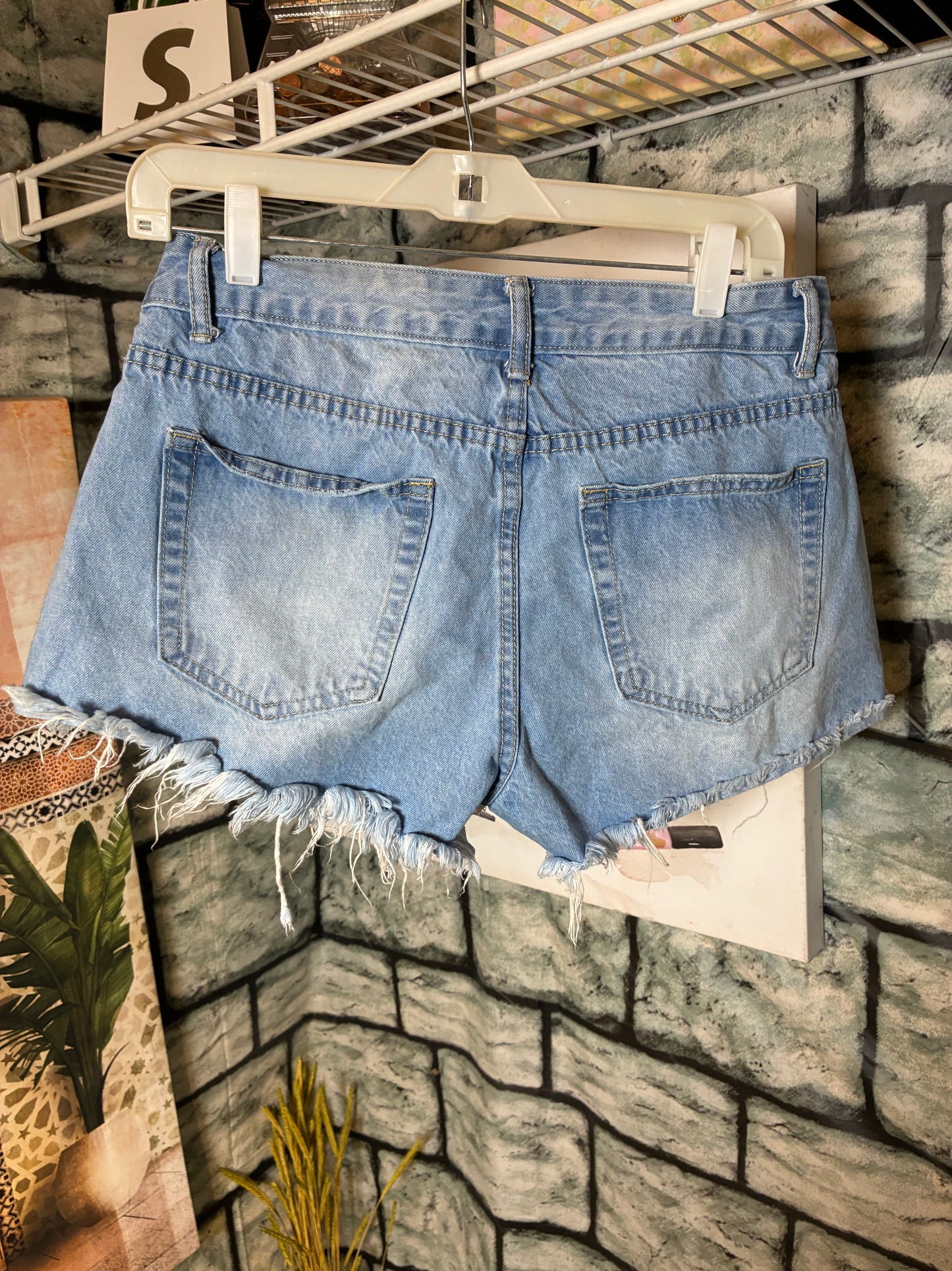 Fashion Nova Blue Denim Shorts Women sz 7