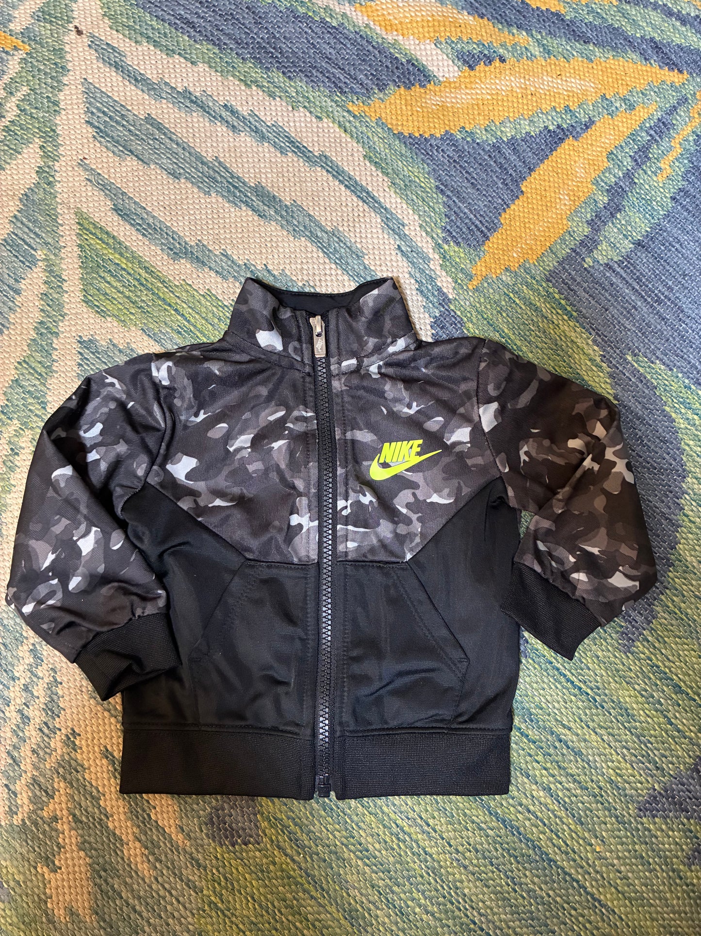 Nike Black Gray Jacket Infant Boys sz 12M