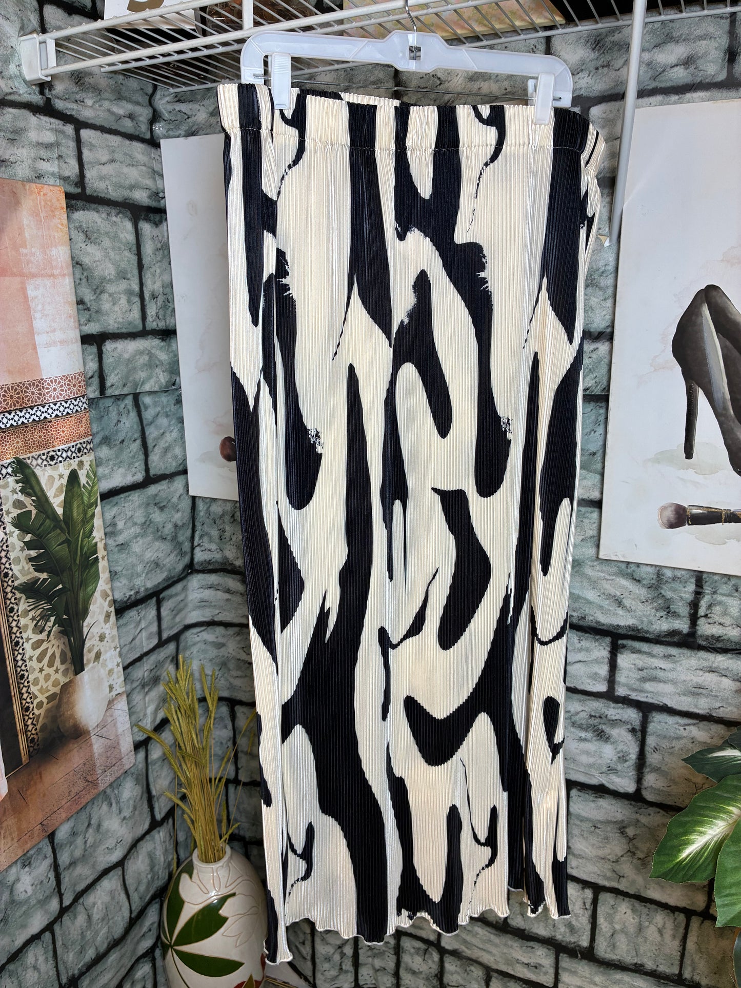 Shein Black Off White Print Skirt Women sz 3XL