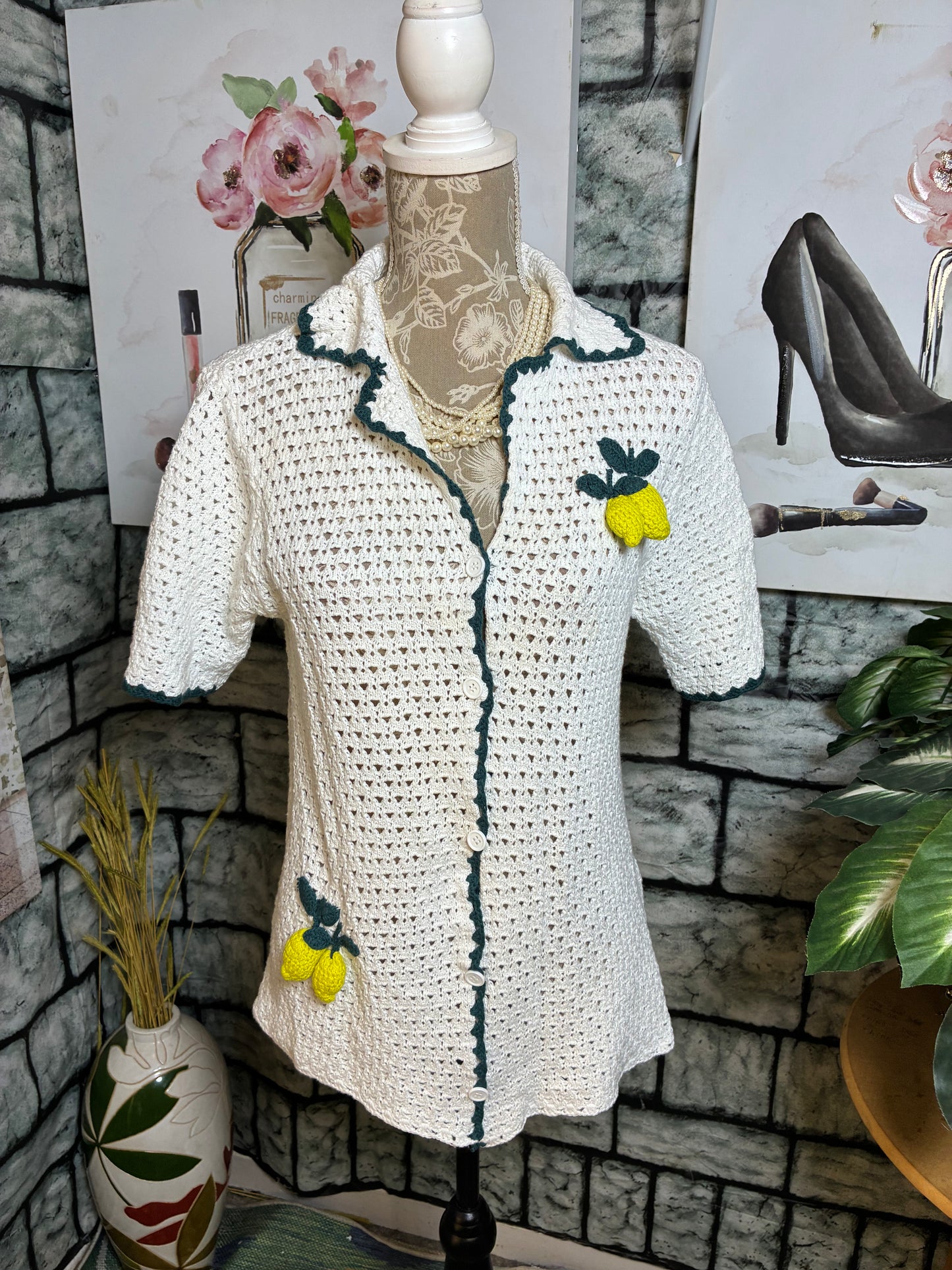 Fashion Nova White Button Knitted Blouse Women sz Small (can fit Medium)