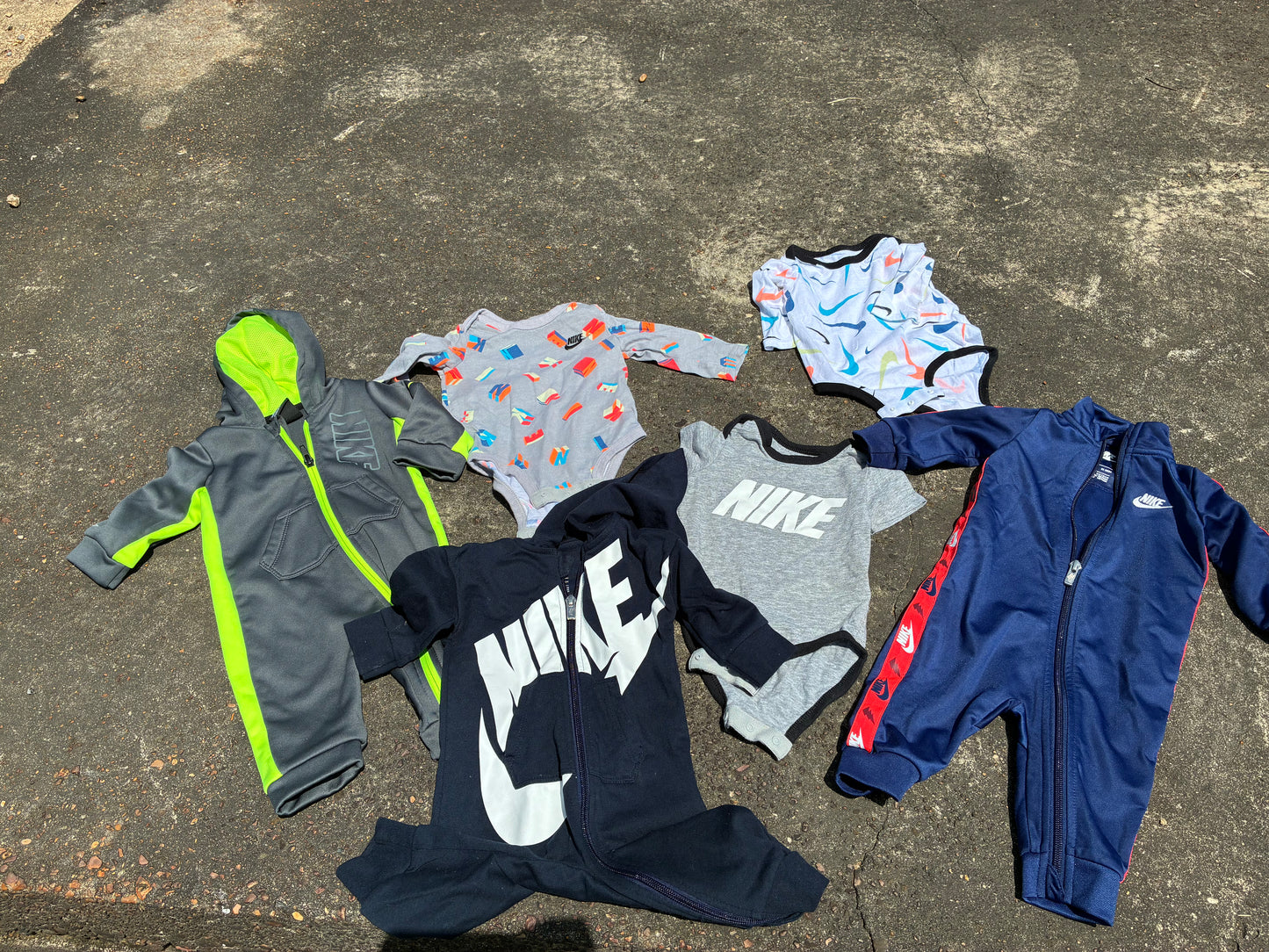 Nike 6 piece Bundle Infant Boys sz 6 Months