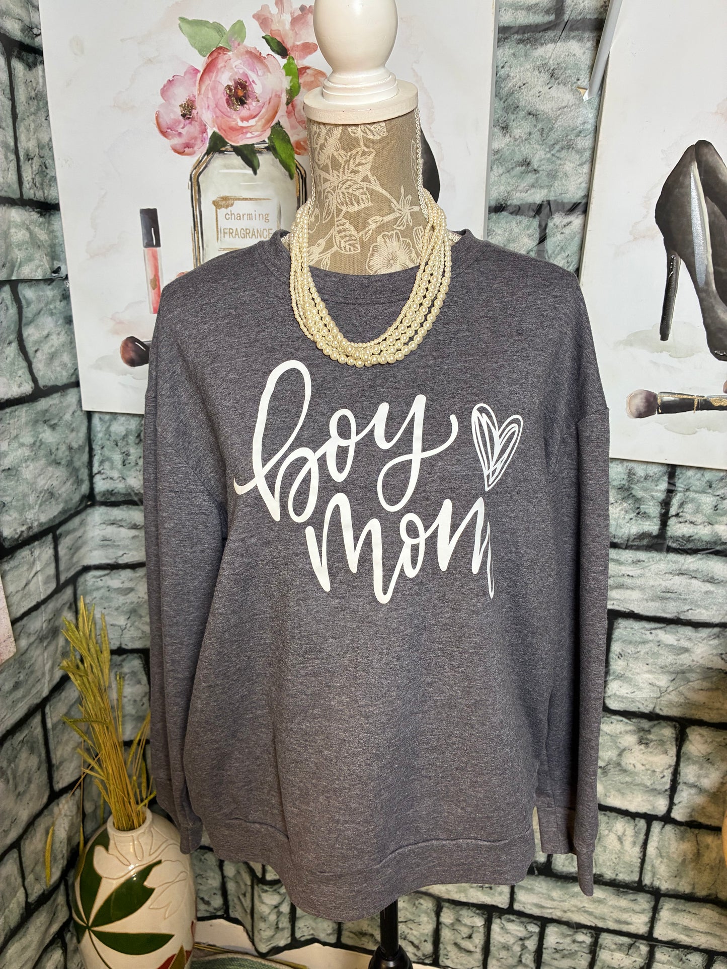 "Boy Mom" Gray Crewneck Women sz XL