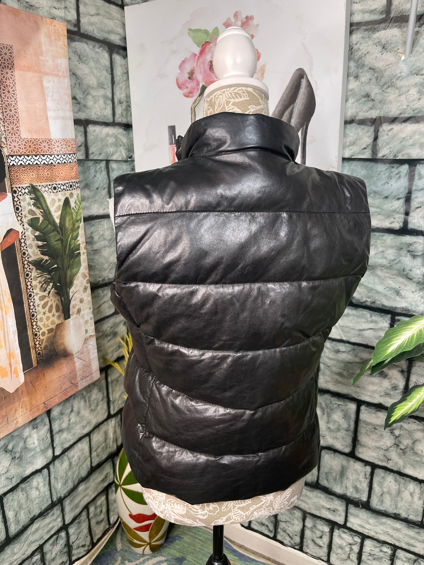 June Black Puff Vest Women sz Small