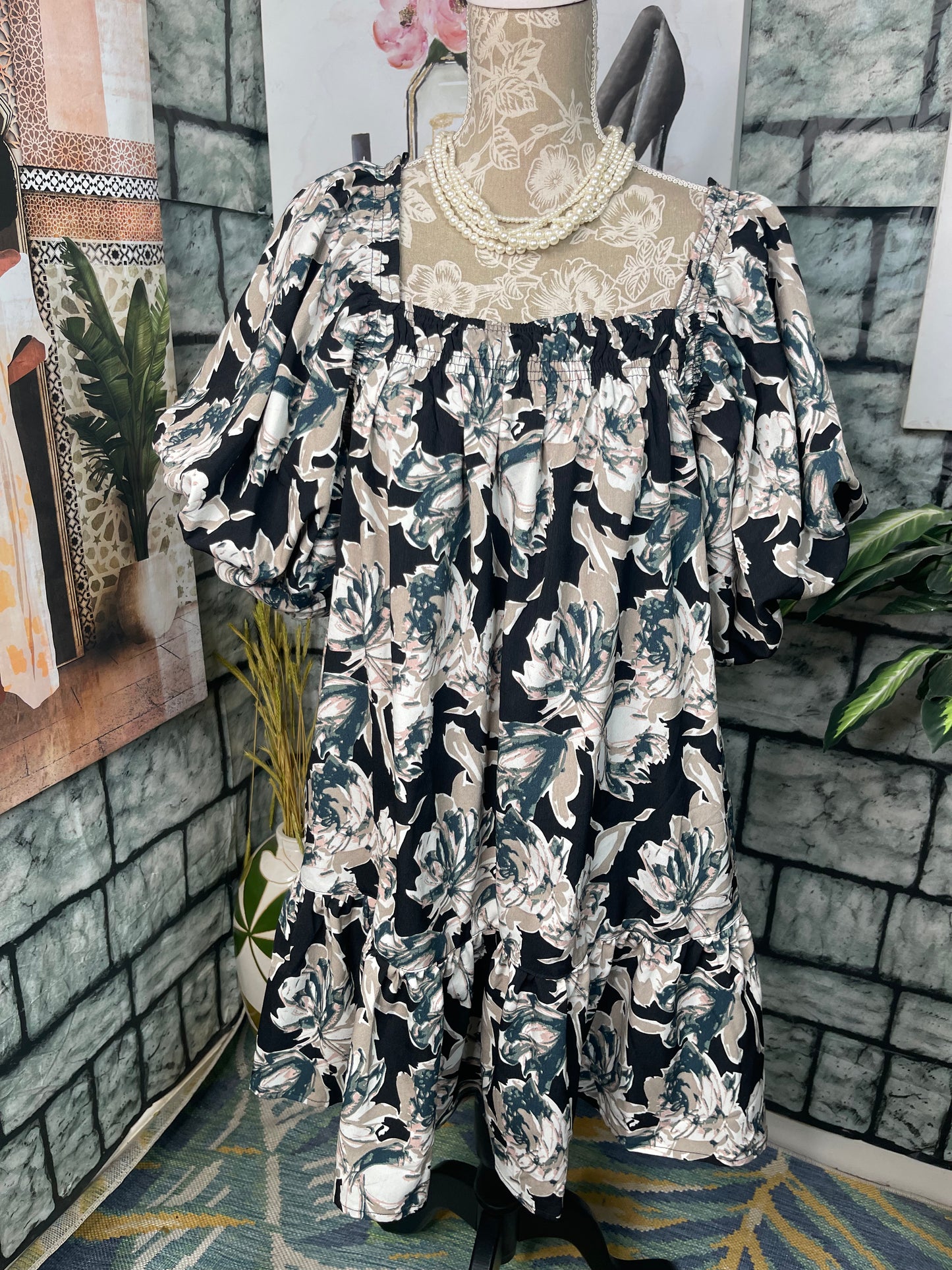 EE Some Black Floral Dress Women sz Large