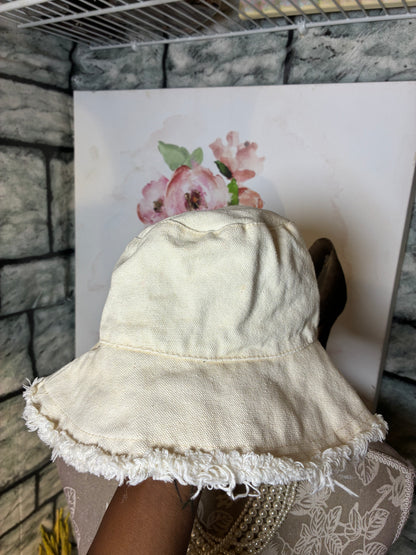 Off White Hat Women