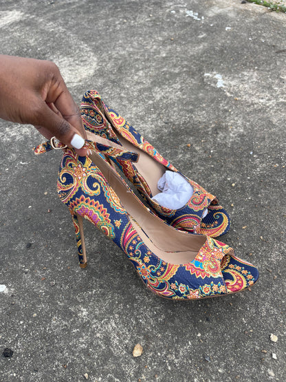 NEW Blue Yellow Print Heels Women sz 11