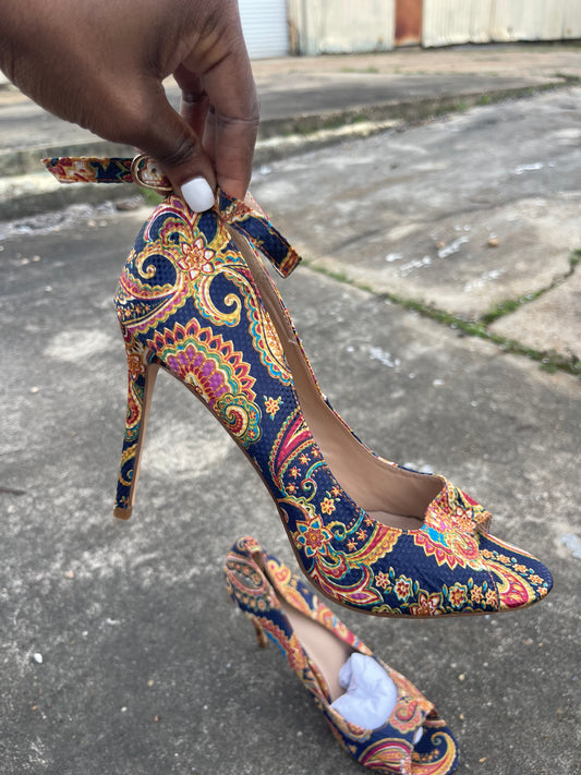 NEW Blue Yellow Print Heels Women sz 11