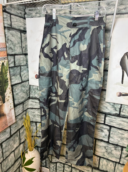 Green Camo Print Pants Women sz Small