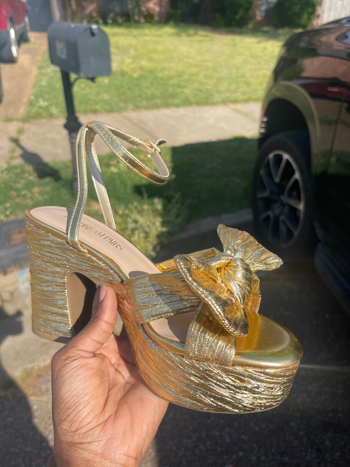 Dream Paris Gold Heels Women sz 8