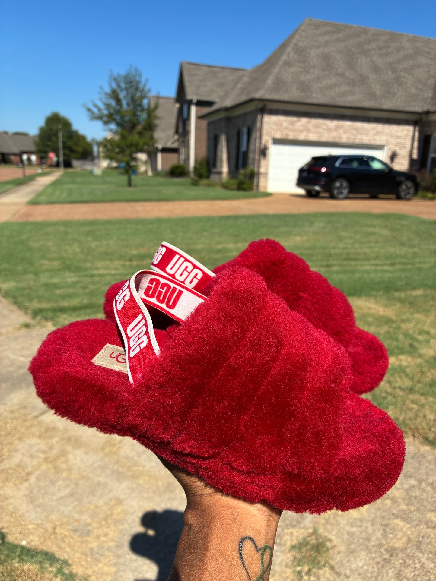 Ugg Red Slippers Girls sz 3