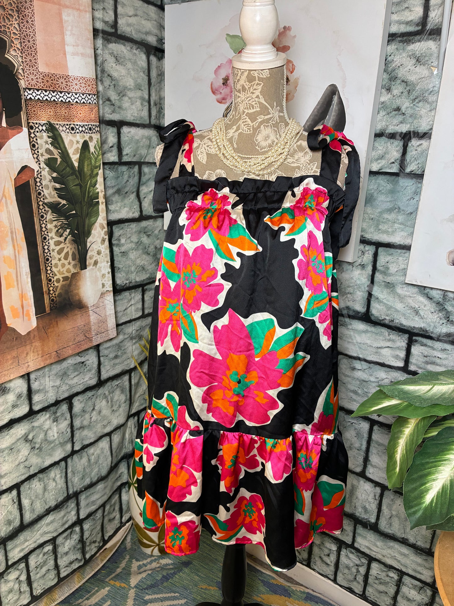 EE Some Black Floral Dress Women sz Small