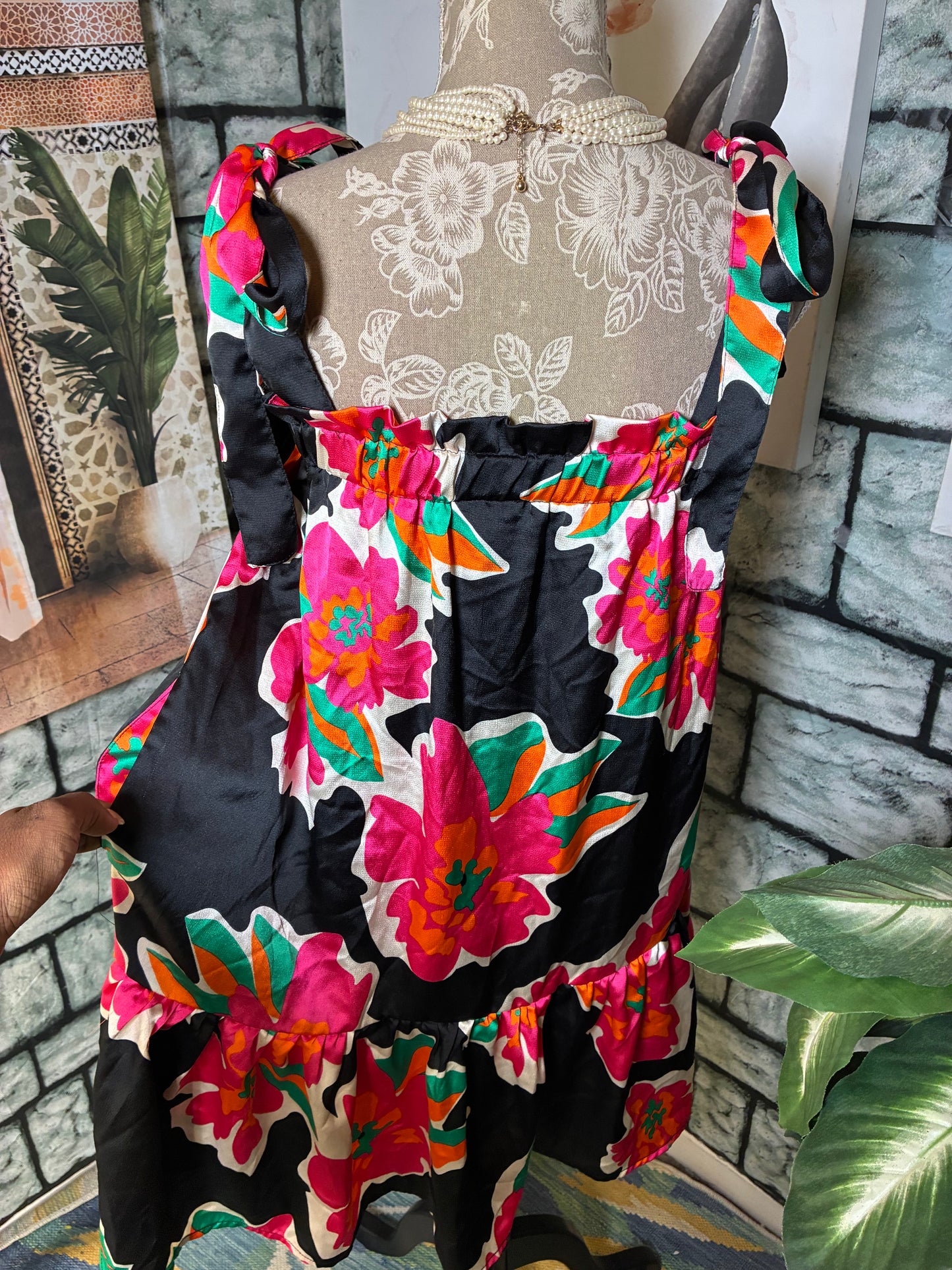 EE Some Black Floral Dress Women sz Small