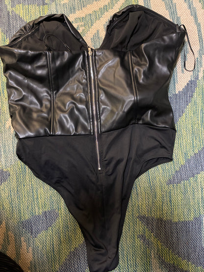 Fashion Nova Black Faux Leather Bodysuit Top Women sz Large