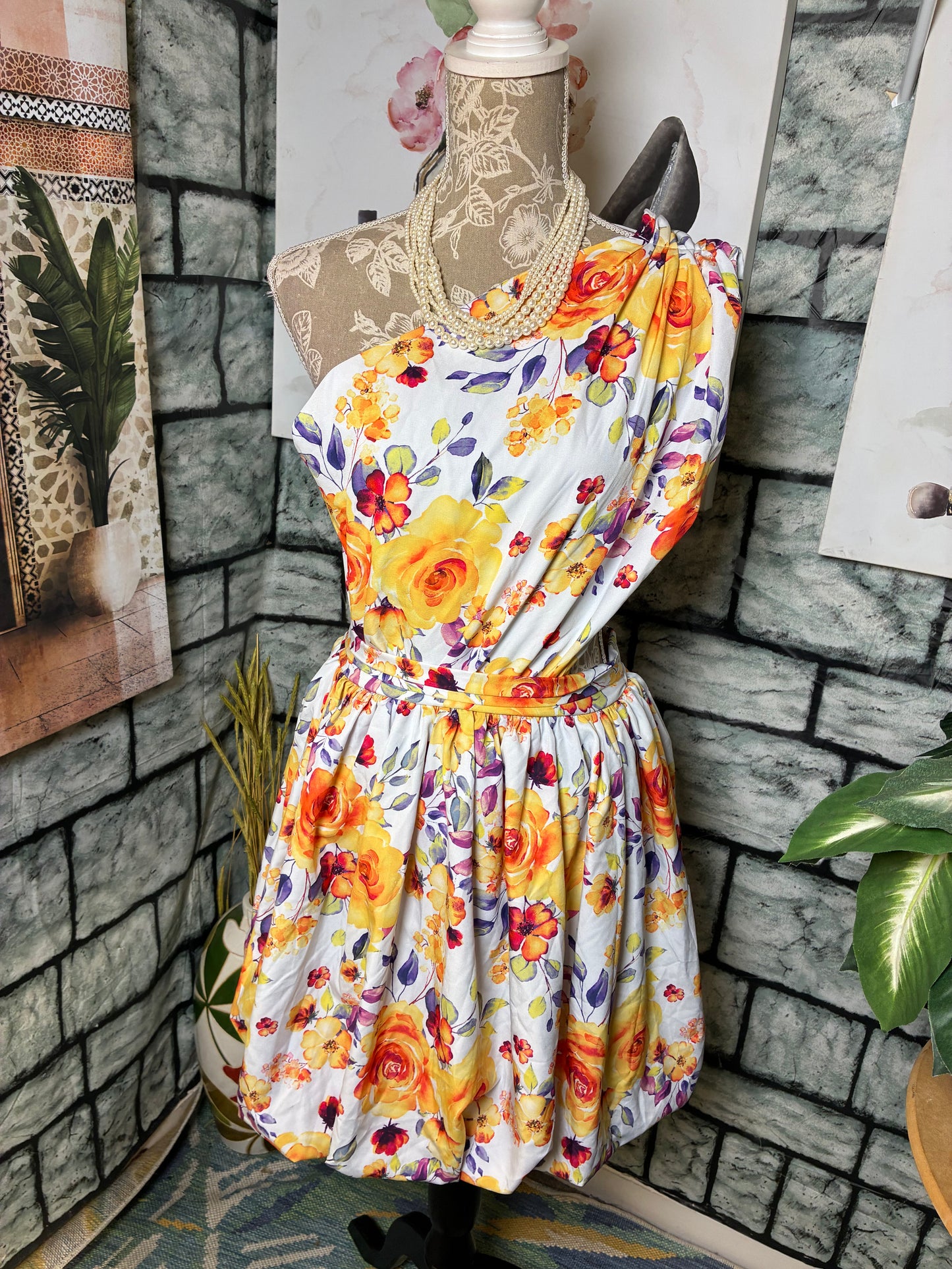 White Yellow Floral Dress Women sz Large